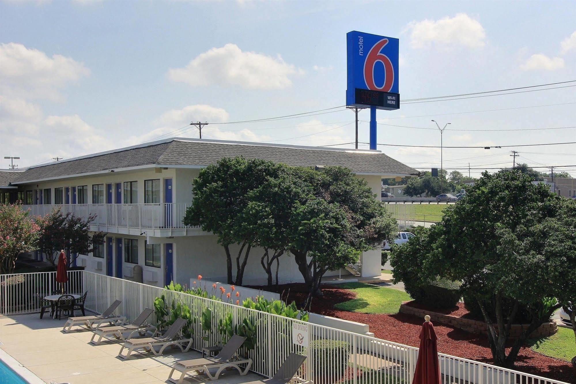 Motel 6-Austin, Tx - North Kültér fotó